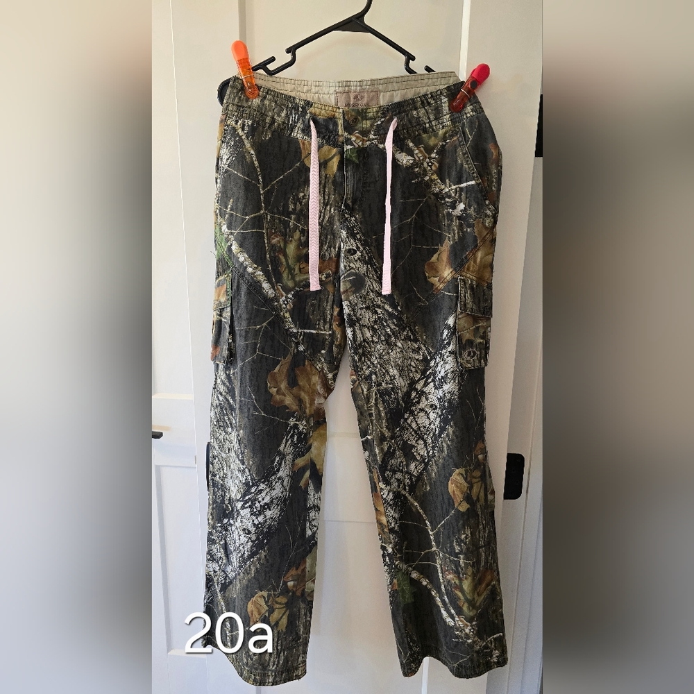 Women's Mossy Oak Camouflage Cargo Pants